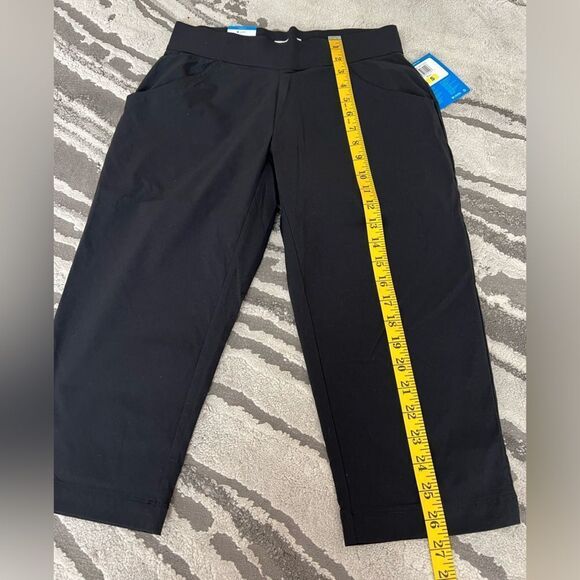Columbia Women’s Pull-On Active Fit Capri Pants Black - Picture 7 of 10